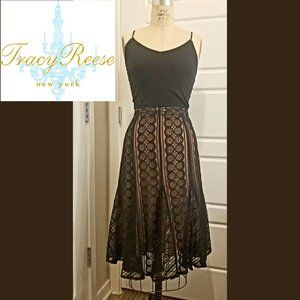 TRACY REESE - Black/Nude Flirty Lace Skirt - M